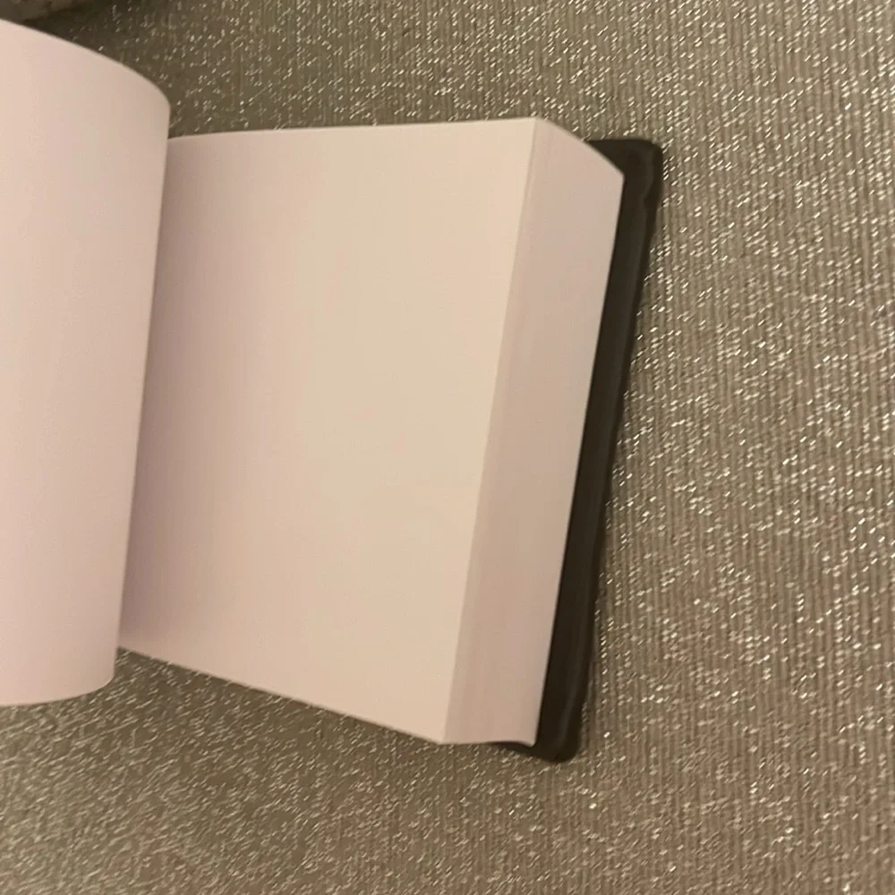 Black  Memo Pad Bloc -nots with White 'G' Monogram